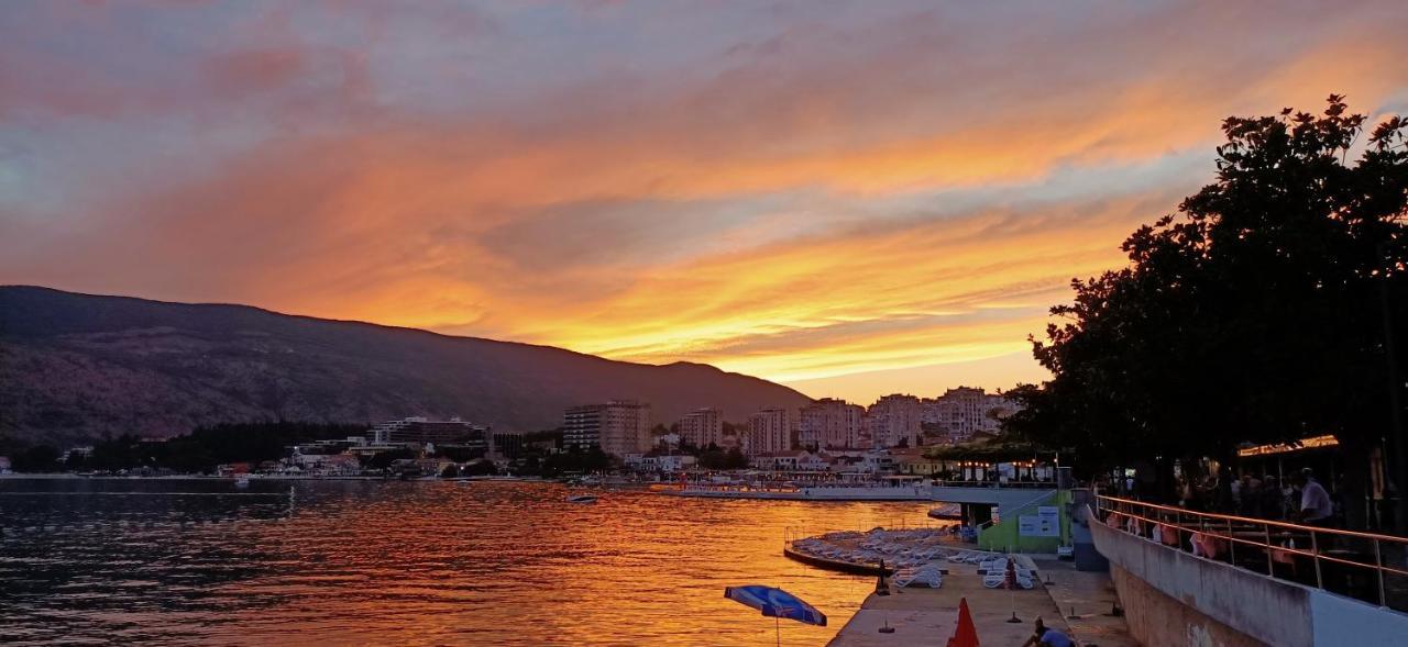 Appartement Carpe diem vue mer Herceg Novi Exterior foto