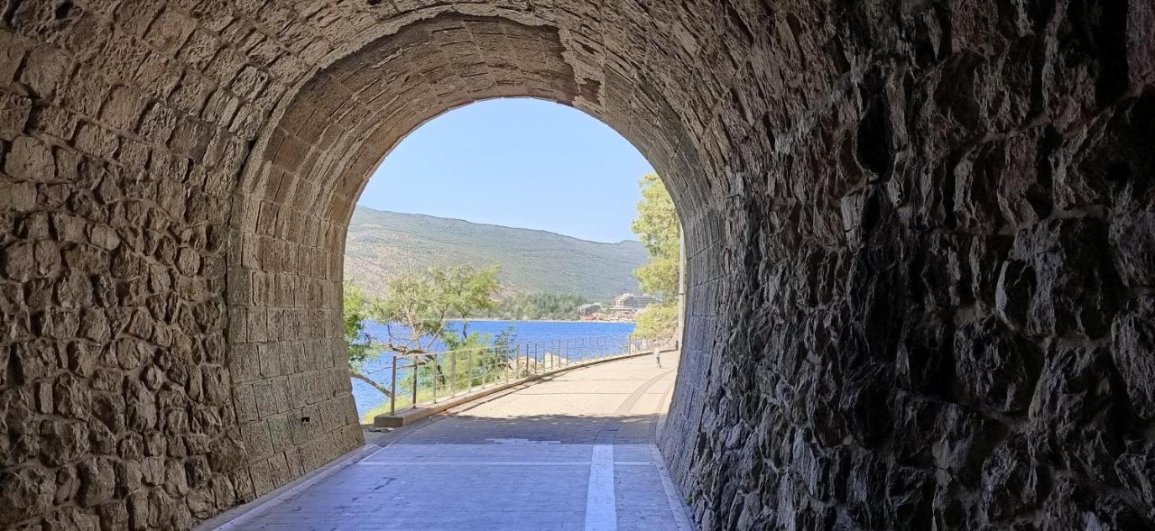 Appartement Carpe diem vue mer Herceg Novi Exterior foto